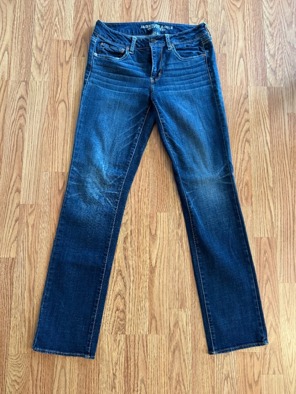 American Eagle Straight Leg Jeans Distressed